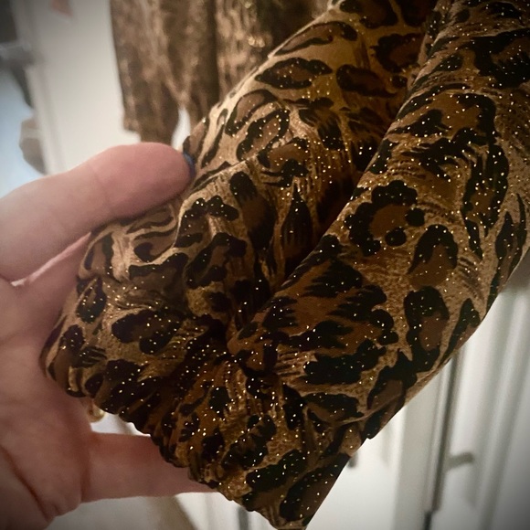 Elegant jacket, can be used for warmth or to accent what you are wearing. - Picture 4 of 7